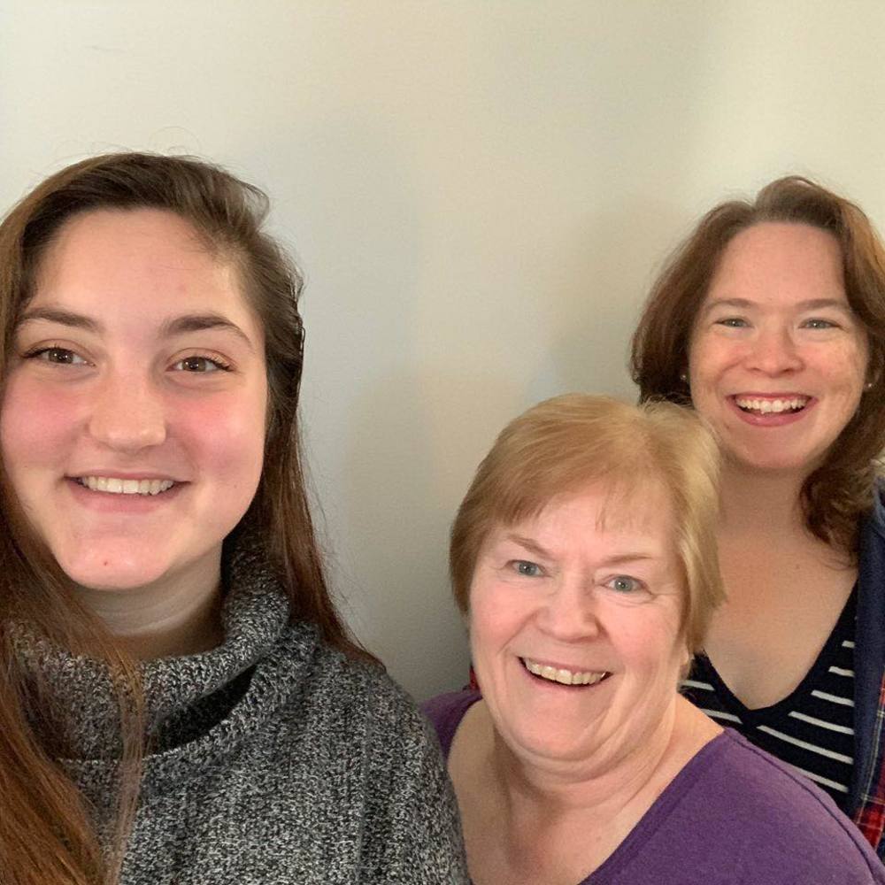 Meet your Posher, Lorie